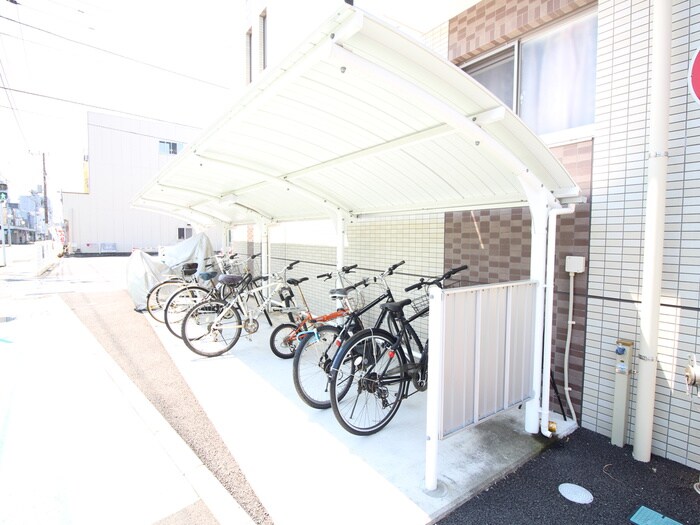 物件外観写真4　(駐輪場)