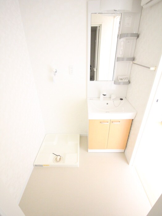 物件内観写真11　(洗濯機置場)