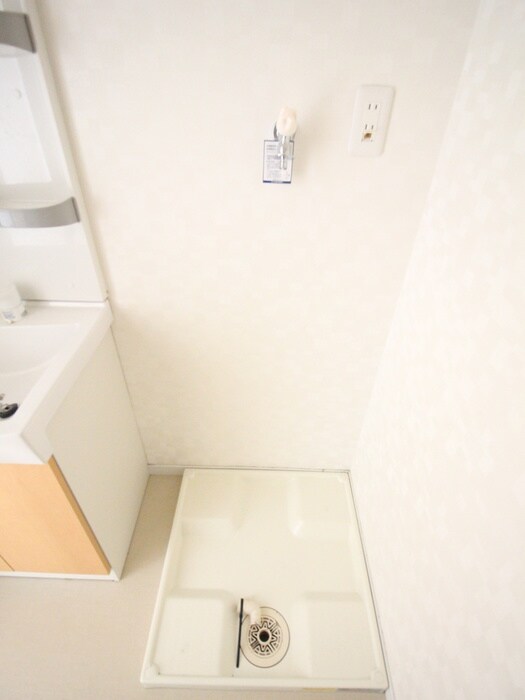 物件内観写真14　(洗濯機置場)