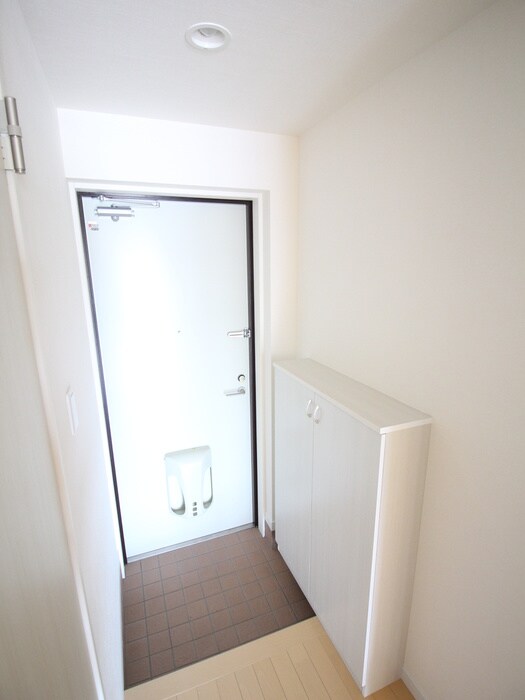 物件内観写真16　(玄関)