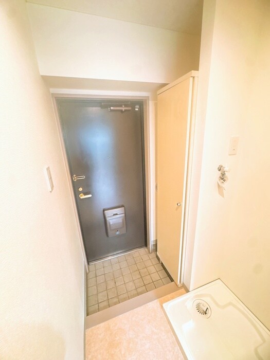 物件内観写真13　(玄関)