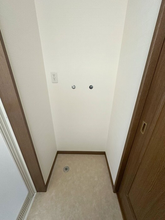 物件内観写真11　(洗濯機置場)