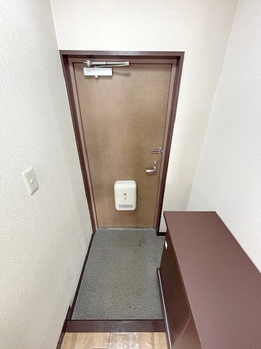 物件内観写真18　(玄関)
