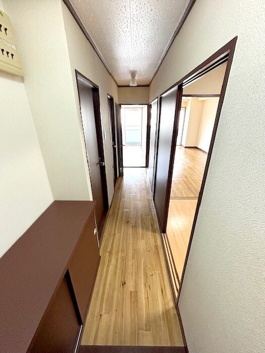 物件内観写真20　(廊下)