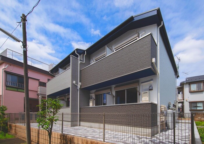 物件外観写真2　(エントランス部分)