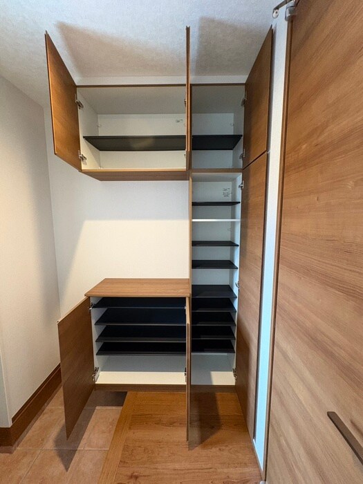 物件内観写真12　(靴箱)