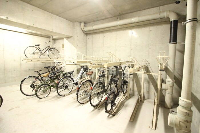 物件外観写真5　(駐輪場)