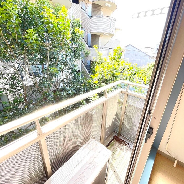 物件内観写真14　(室内からの展望)