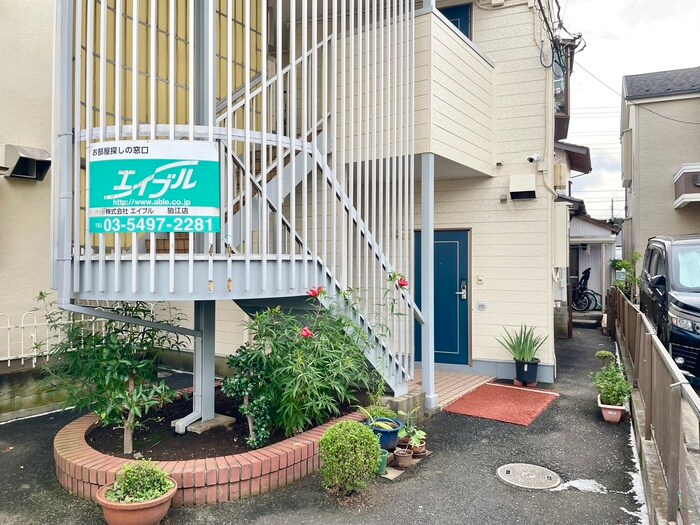 物件外観写真3　(エントランス部分)