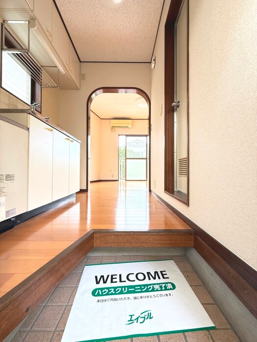 物件内観写真12　(玄関)