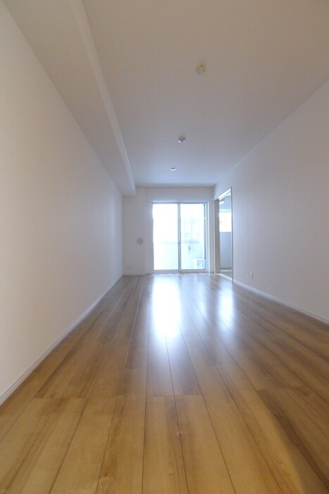 物件内観写真8　(室内からの展望)