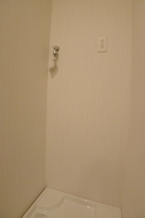 物件内観写真16　(洗濯機置場)