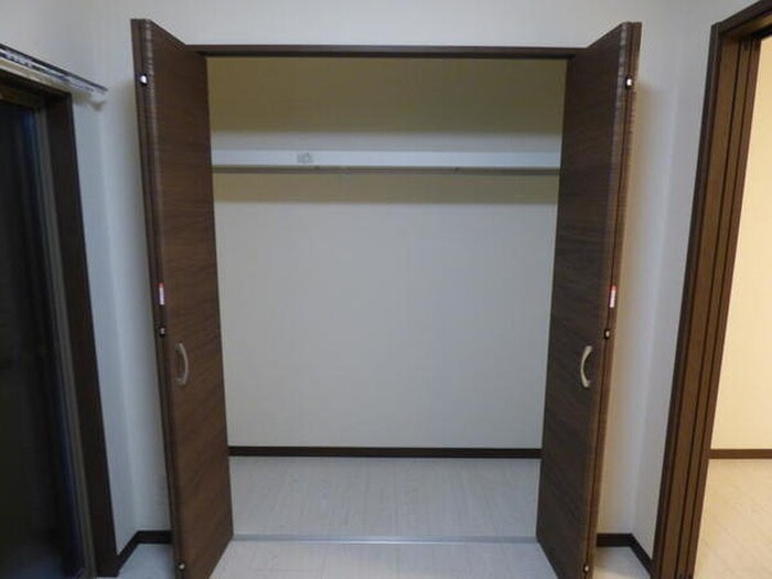 物件内観写真11　(収納)