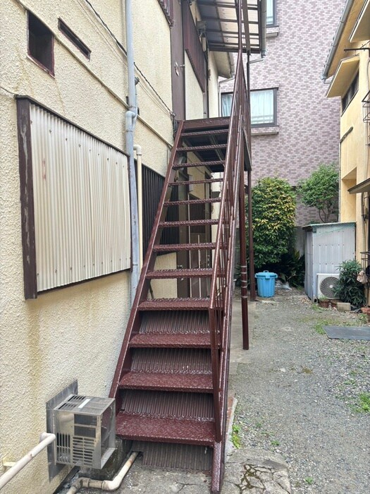 物件外観写真3　(エントランス部分)