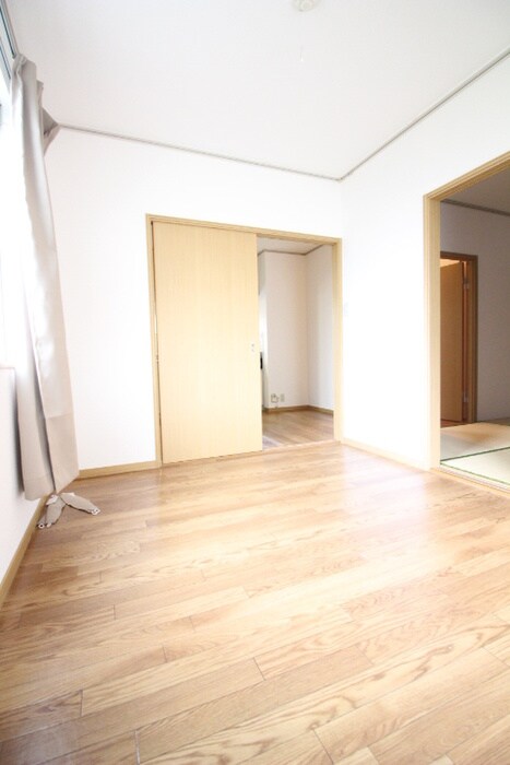 物件内観写真8　(居室)