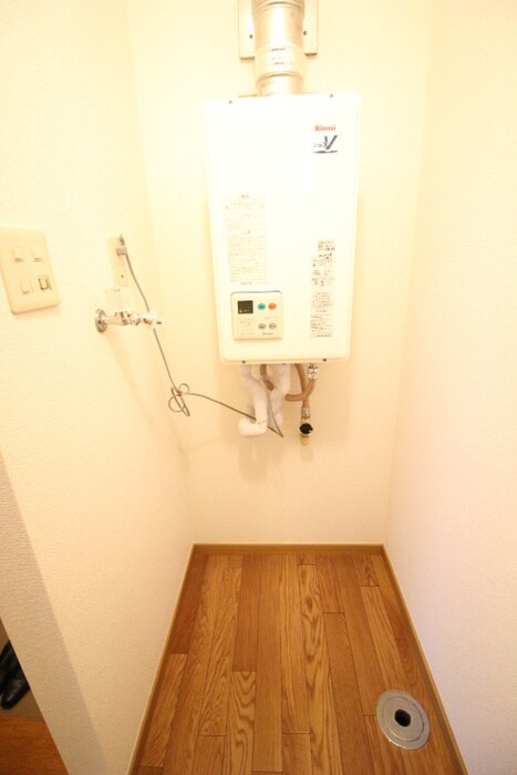 物件内観写真17　(洗濯機置場)