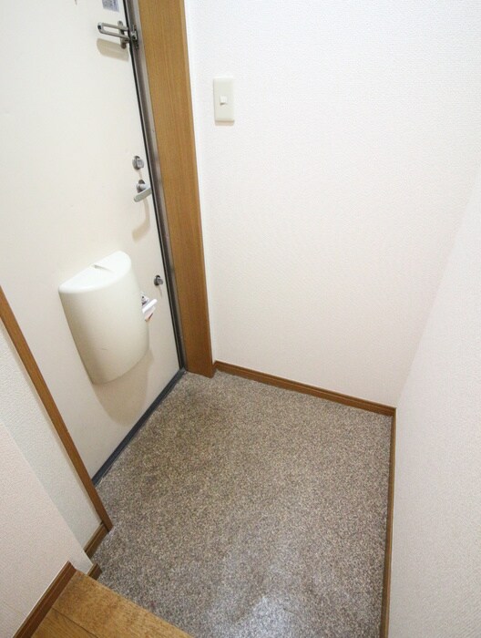 物件内観写真12　(玄関)