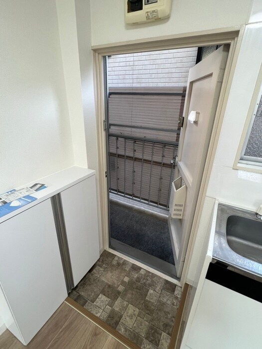 物件内観写真15　(玄関)