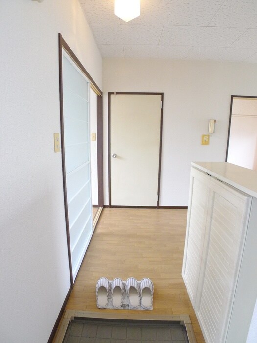 物件内観写真17　(玄関)