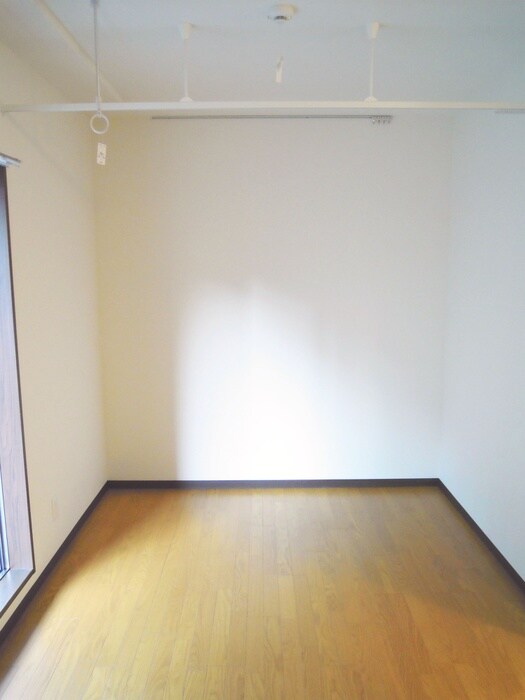 物件内観写真4　(居室)
