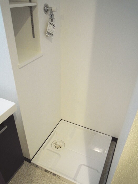 物件内観写真8　(洗濯機置場)