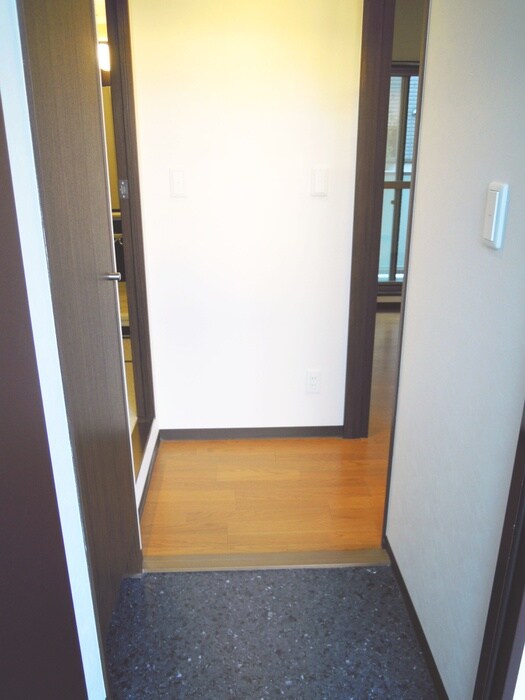 物件内観写真16　(廊下)