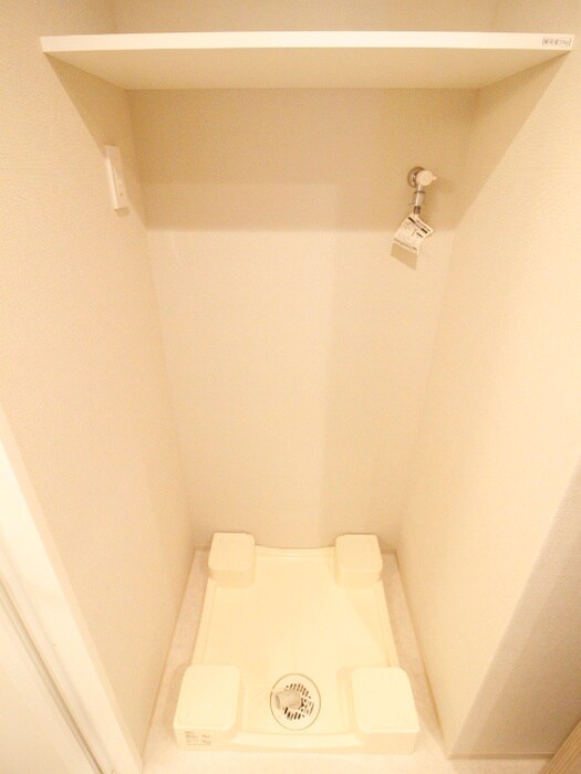 物件内観写真11　(洗濯機置場)