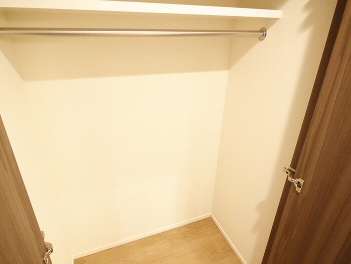 物件内観写真12　(収納)