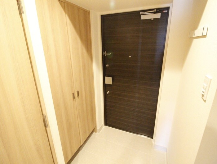 物件内観写真14　(玄関)