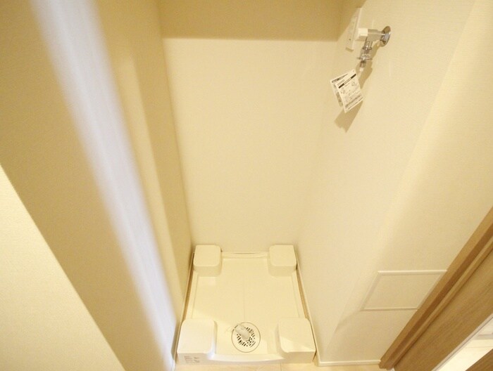 物件内観写真18　(洗濯機置場)