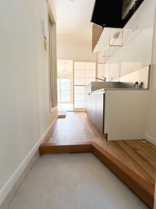 物件内観写真16　(玄関)