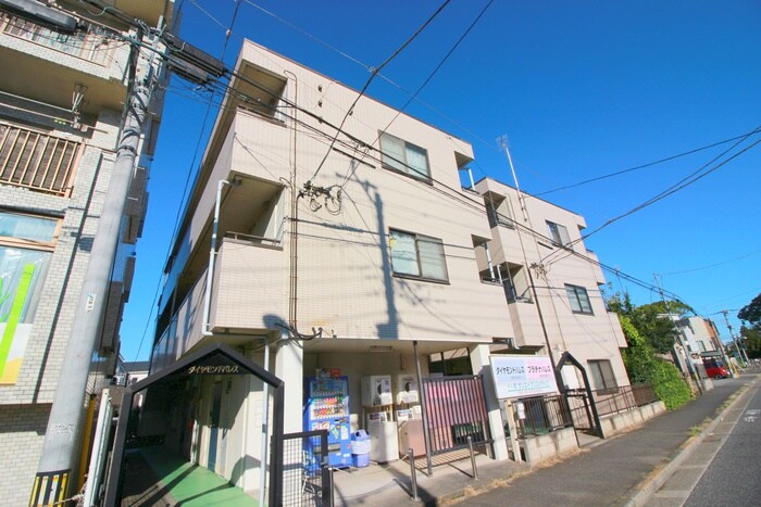 物件外観写真1　(エントランス部分)