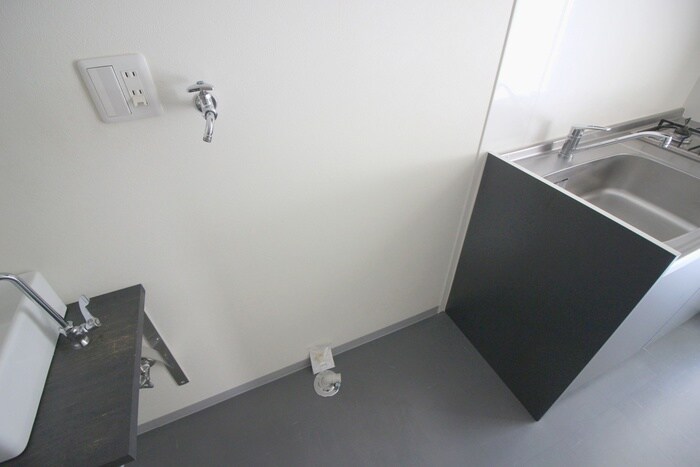 物件内観写真18　(洗濯機置場)