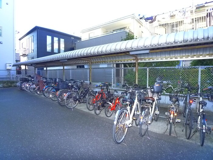 物件外観写真5　(駐輪場)