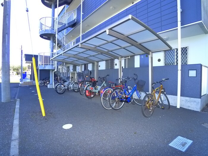 物件外観写真6　(駐輪場)