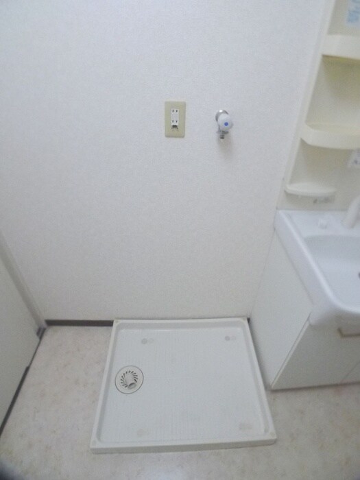 物件内観写真17　(洗濯機置場)