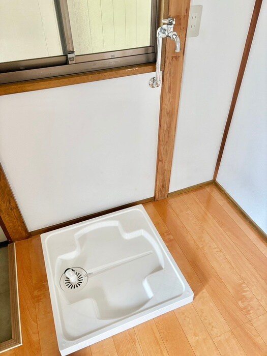 物件内観写真10　(洗濯機置場)