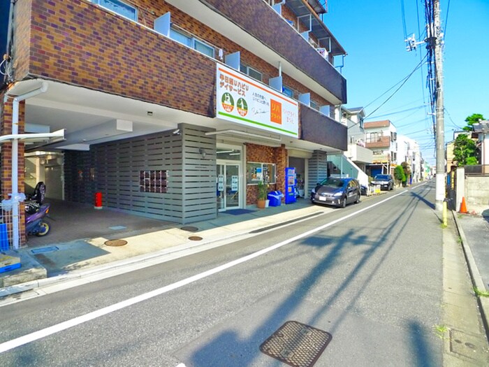 物件外観写真5　(エントランス部分)