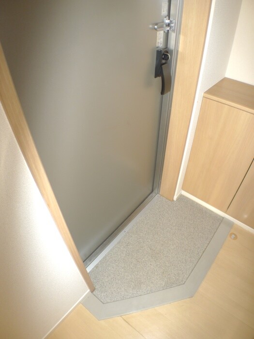 物件内観写真6　(玄関)