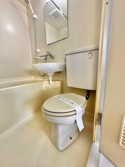 物件内観写真14　(トイレ)