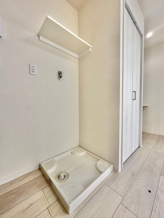 物件内観写真16　(洗濯機置場)