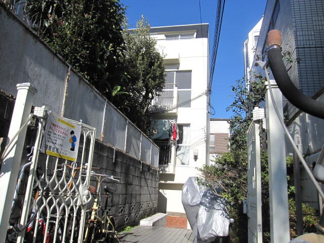 カーサ四谷のエントランス部分