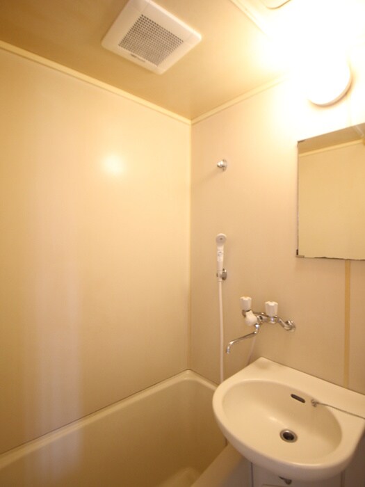 カーサ四谷のバス