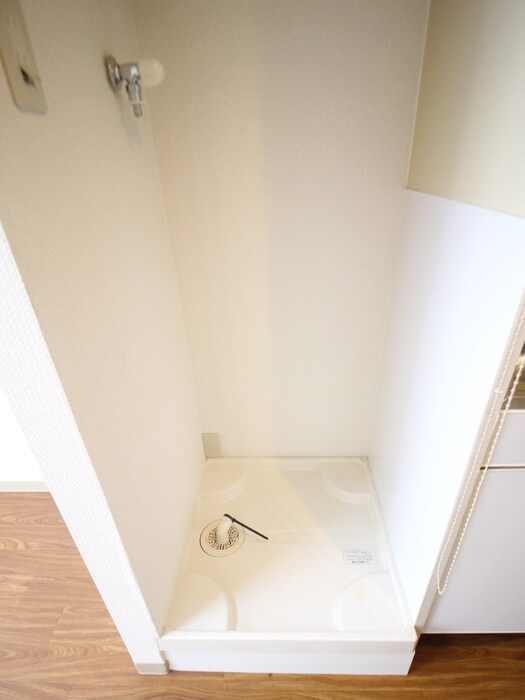 カーサ四谷の洗濯機置場