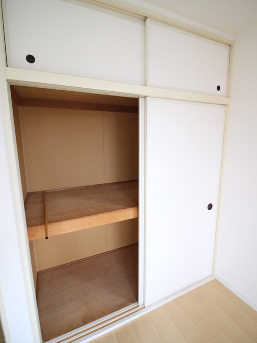 物件内観写真10　(収納)