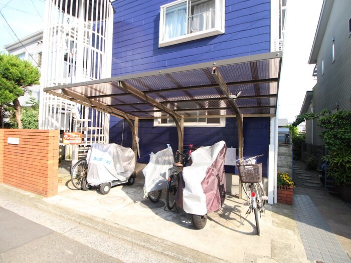 物件外観写真4　(駐輪場)