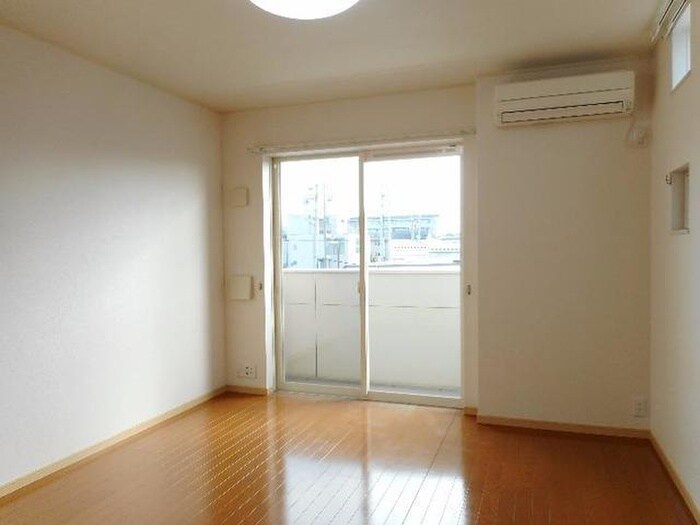 物件内観写真4　(居室)