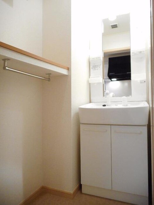 物件内観写真8　(洗面)