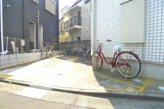 物件外観写真5　(駐輪場)