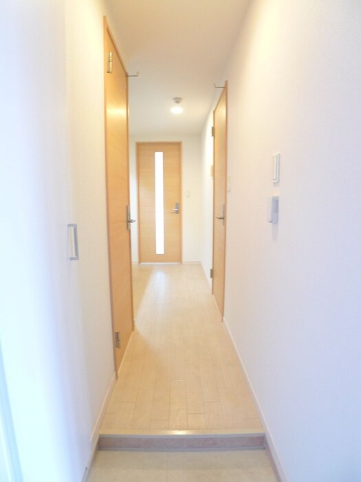 物件内観写真16　(玄関)